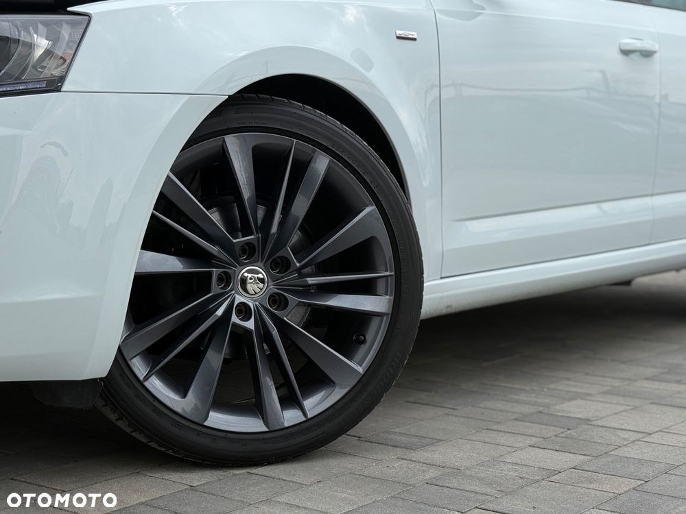 Skoda Octavia 2.0 TDI DSG Premium Edition - 34