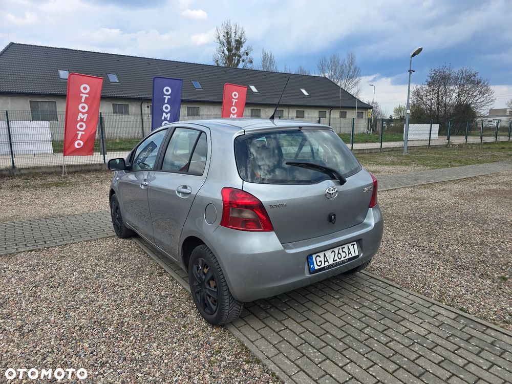Toyota Yaris 1.3 Sol MM - 8
