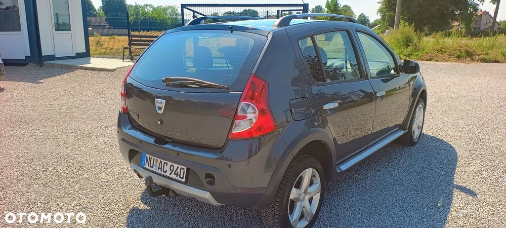Dacia Sandero Stepway 1.6 - 9