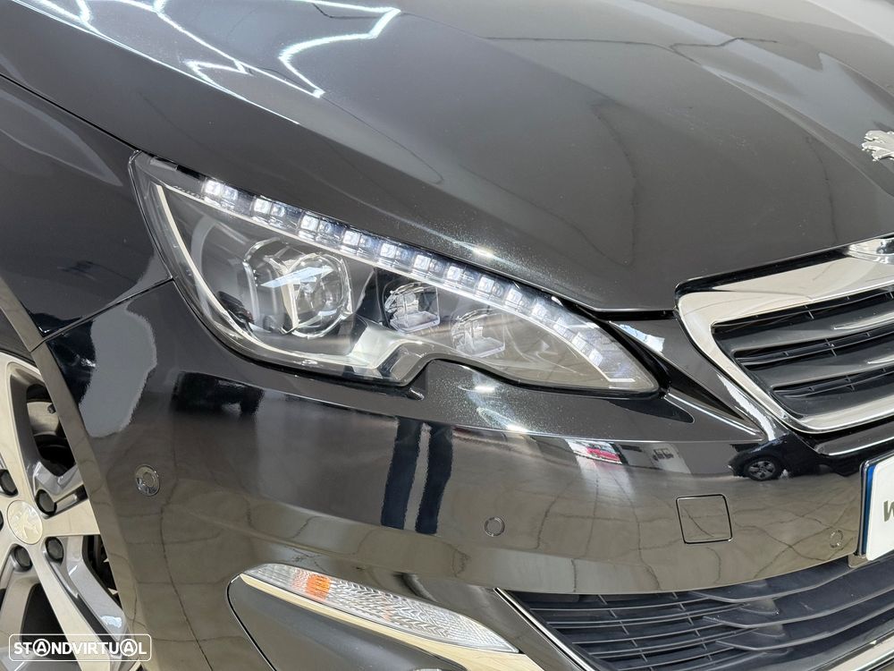 Peugeot 308 PureTech 130 GPF EAT8 Stop & Start Allure Pack - 33