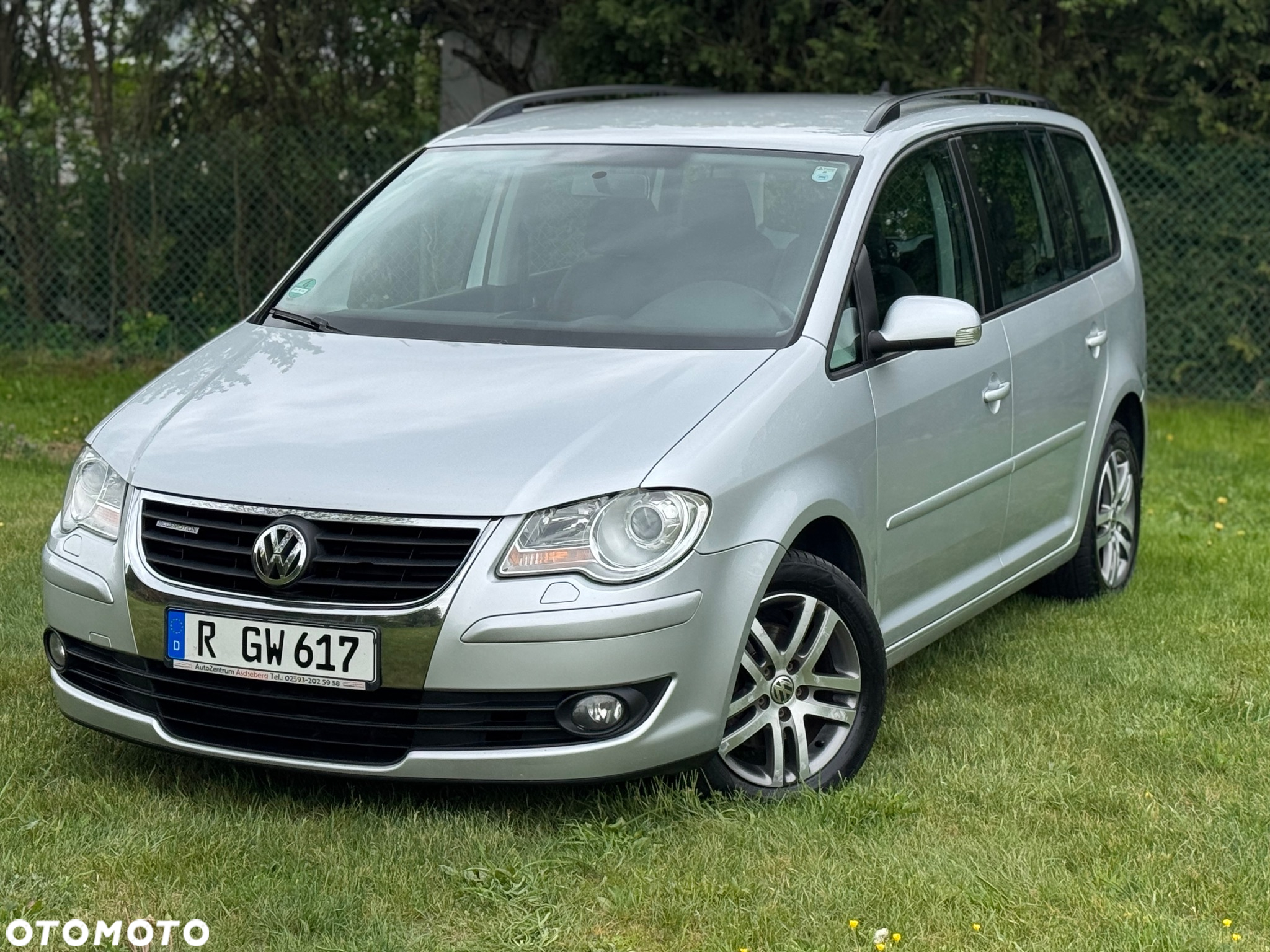 Volkswagen Touran 1.9 TDI DPF Blue Motion Highline - 3