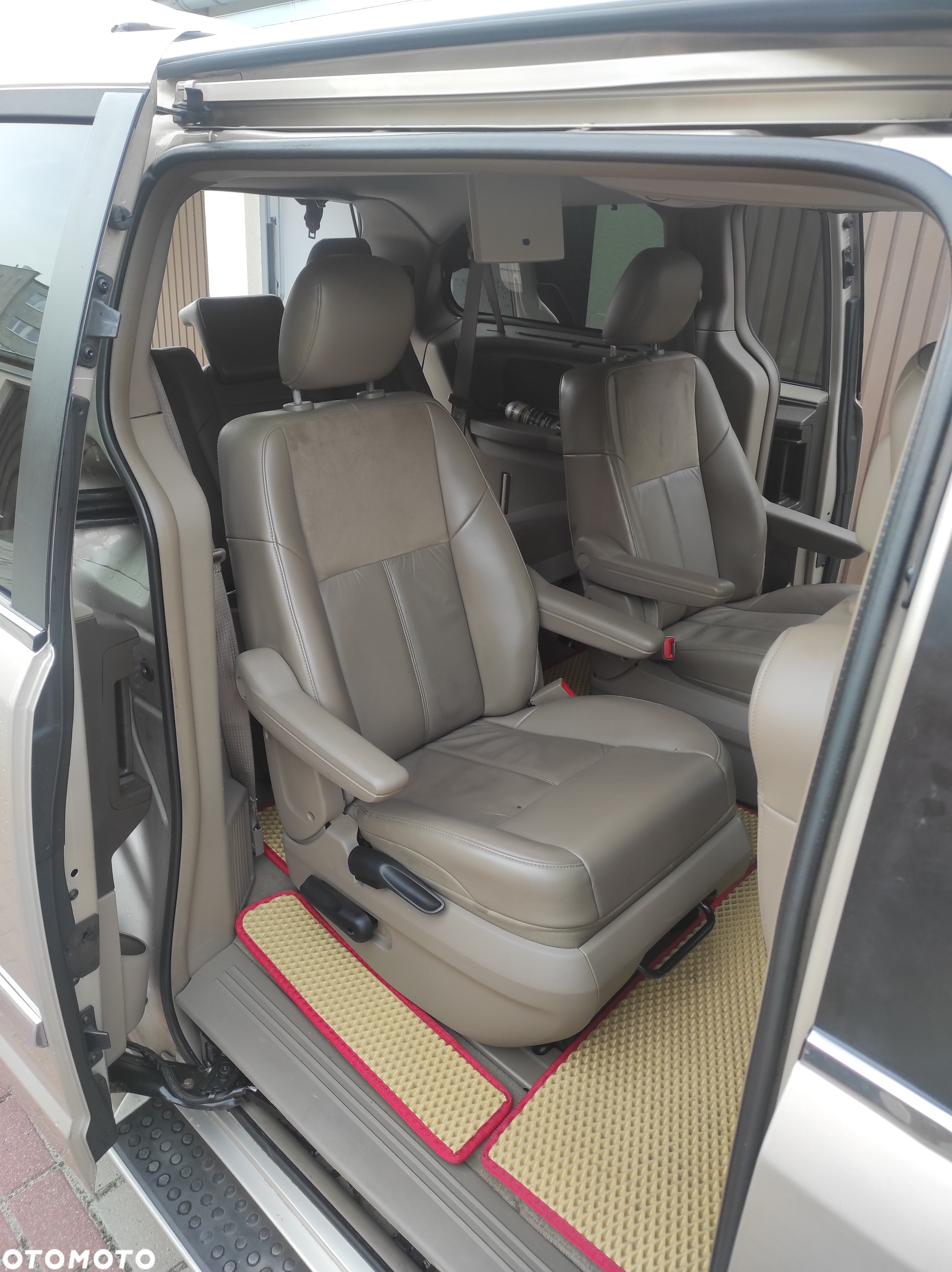 Chrysler Town & Country 3.6 Limited - 12