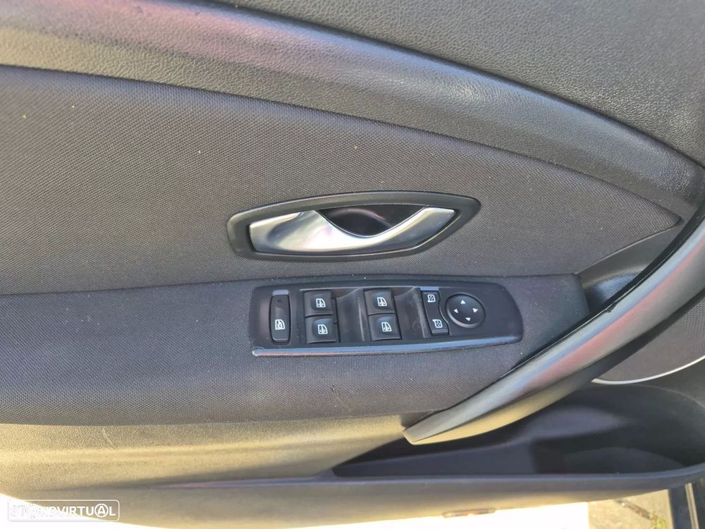 Renault Mégane 1.5 dCi Dynamique SS - 15