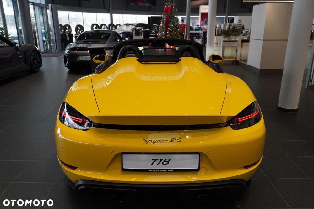 Porsche 718 Spyder - 10