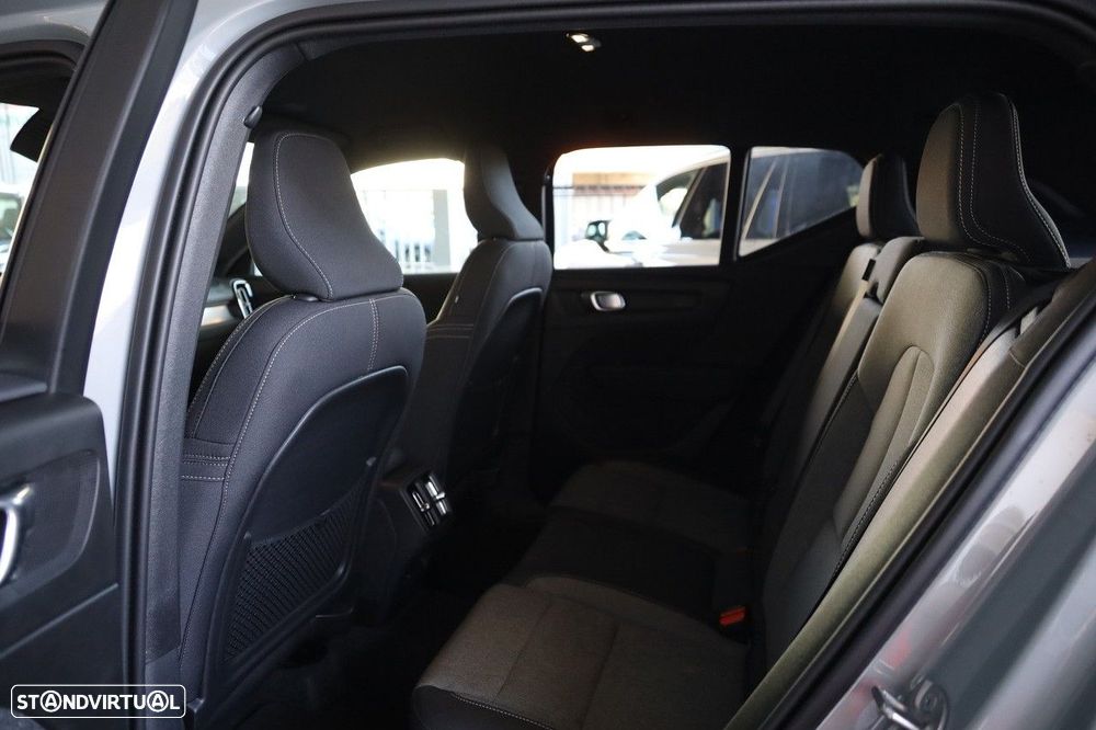 Volvo XC 40 2.0 B3 Core - 13