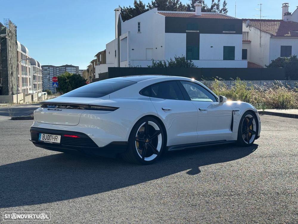 Porsche Taycan Turbo S - 5