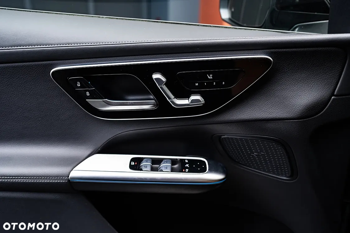 Mercedes-Benz GLC 300 e 4-Matic AMG Line - 16