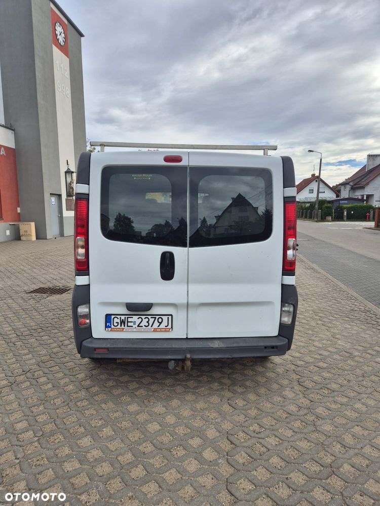 Opel vivaro - 9