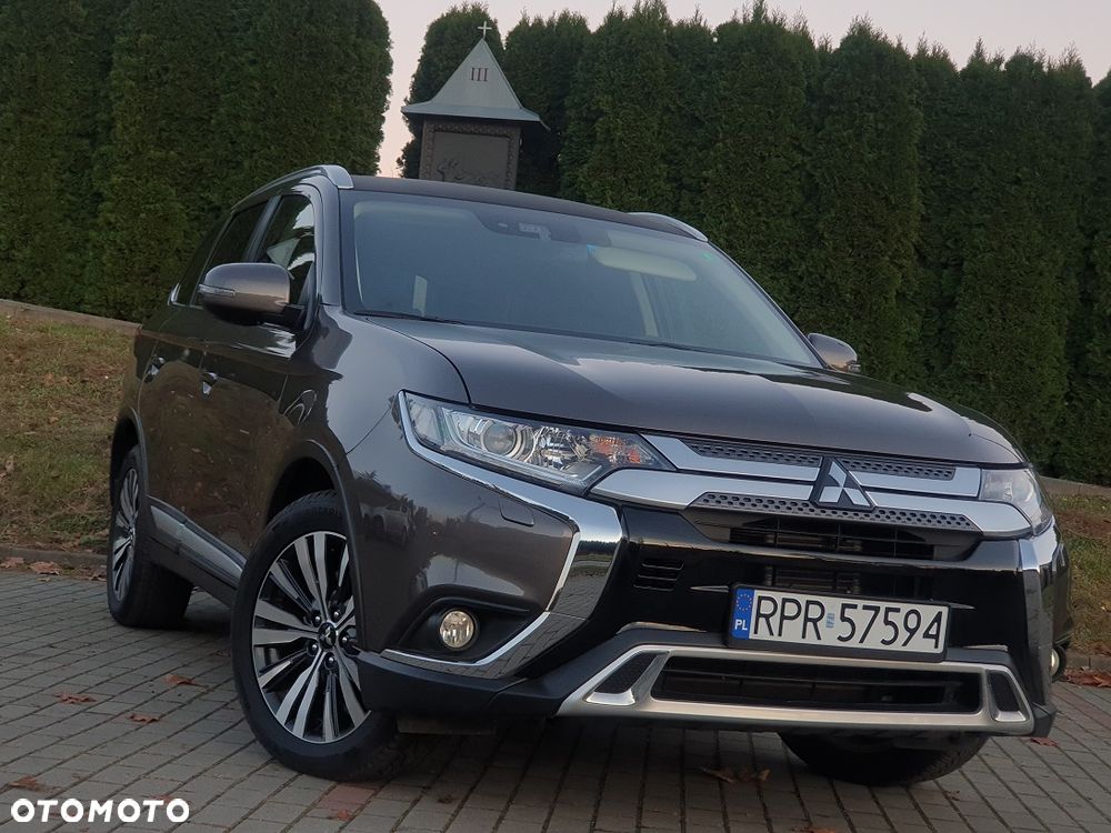 Mitsubishi Outlander 2.0 Instyle Navi 4WD CVT - 1