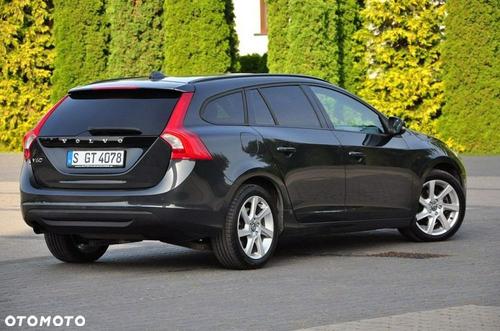 Volvo V60 D3 Momentum - 16
