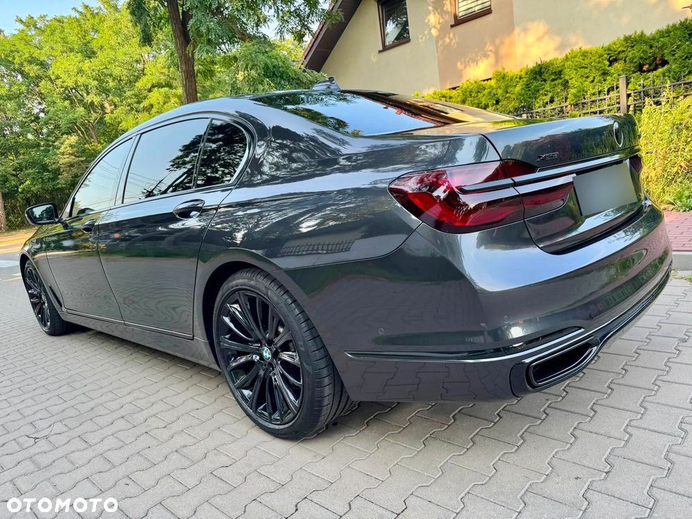 BMW Seria 7 750Li xDrive - 9