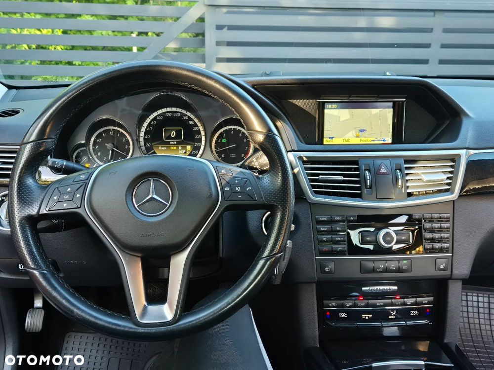 Mercedes-Benz Klasa E 200 BlueEFFICIENCY 7G-TRONIC Avantgarde - 31