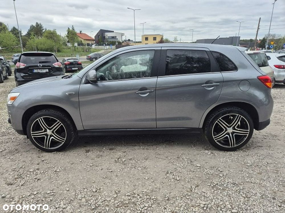 Mitsubishi ASX - 10