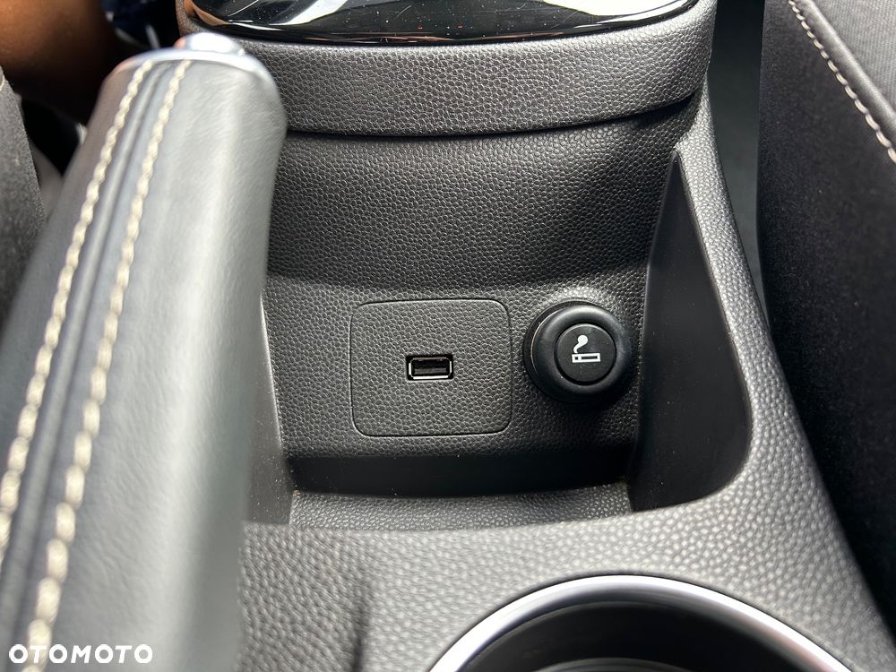 Ford Fiesta 1.0 EcoBoost S&S TITANIUM - 22