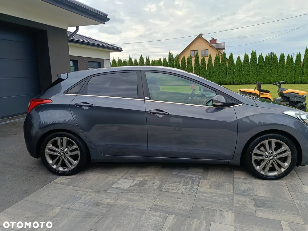 Hyundai i30 blue 1.6 GDI YES Gold - 16