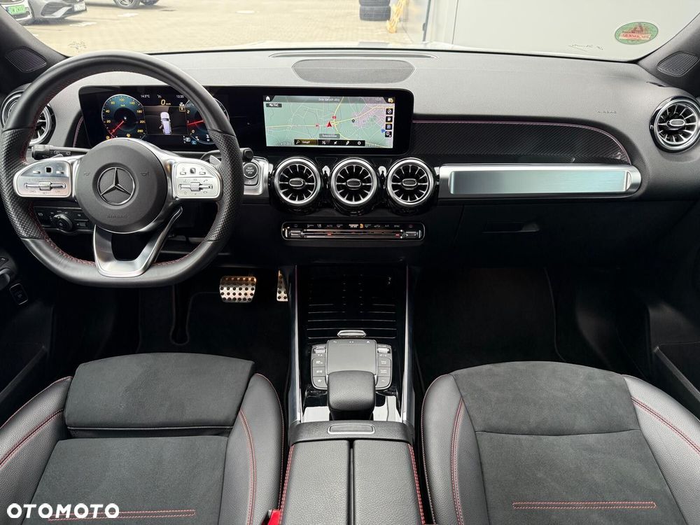 Mercedes-Benz GLB 200 4-Matic AMG Line 8G-DCT - 12