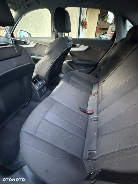 Audi A4 Limousine 35 TFSI mHEV Advanced S tronic - 10