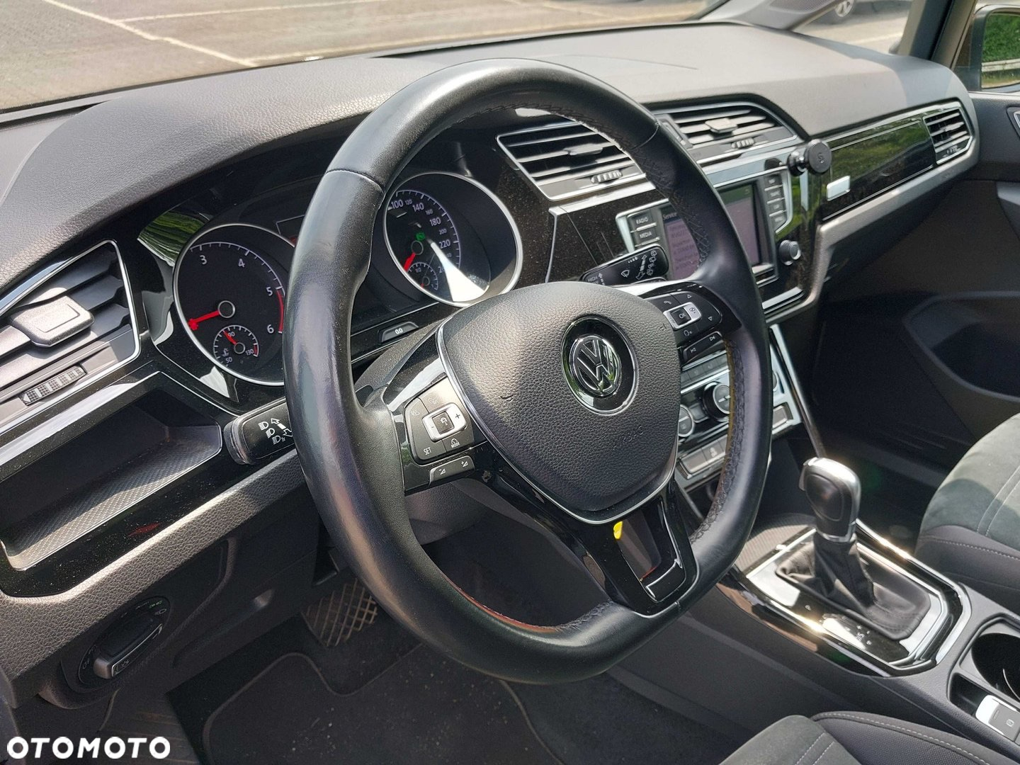 Volkswagen Touran 2.0 TDI BMT Highline DSG - 26