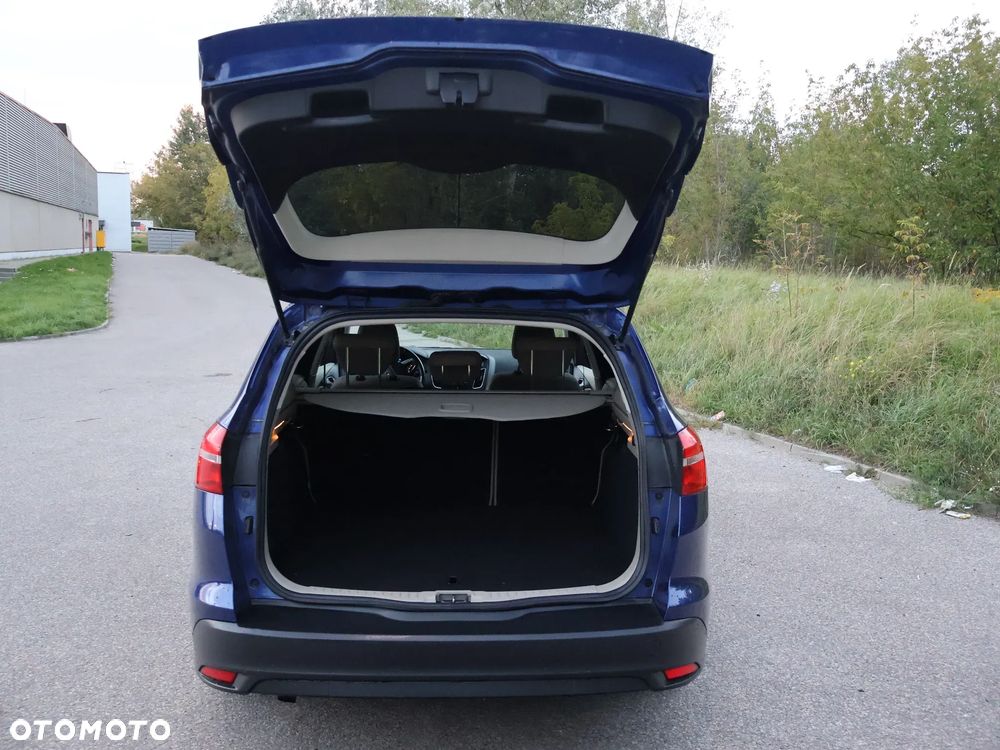 Ford Focus 1.0 EcoBoost Trend - 32