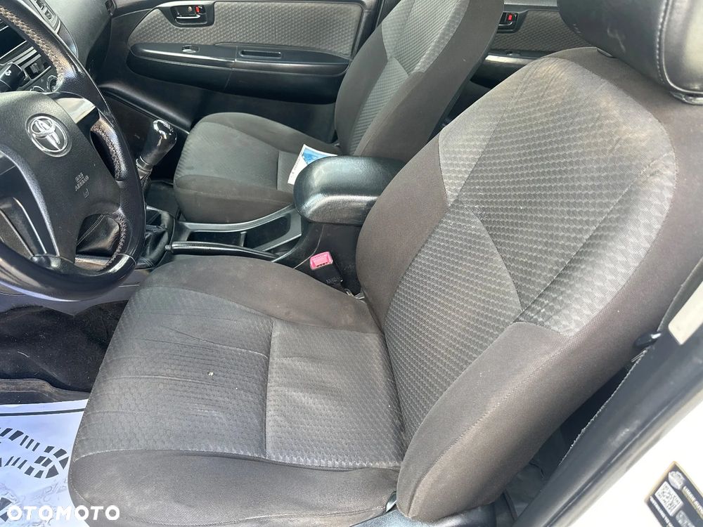 Toyota Hilux 2.5 D-4D DLX - 18