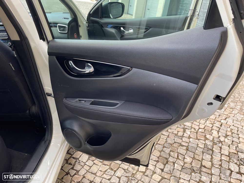 Nissan Qashqai 1.6 dCi Xtronic ACENTA - 15