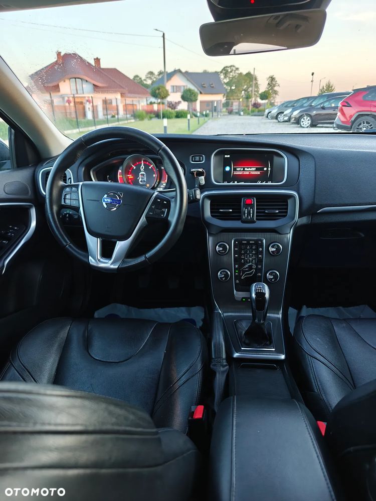 Volvo V40 D2 Summum - 11
