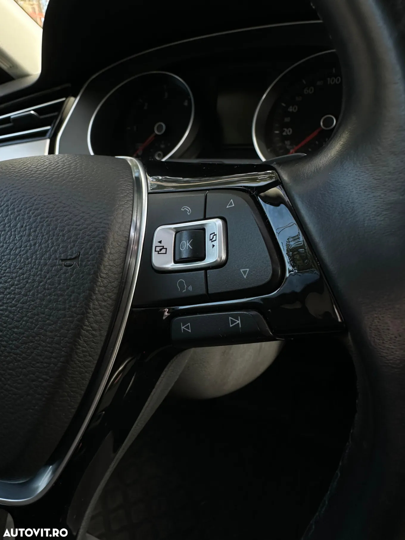 Volkswagen Passat 2.0 TDI DSG Highline - 23