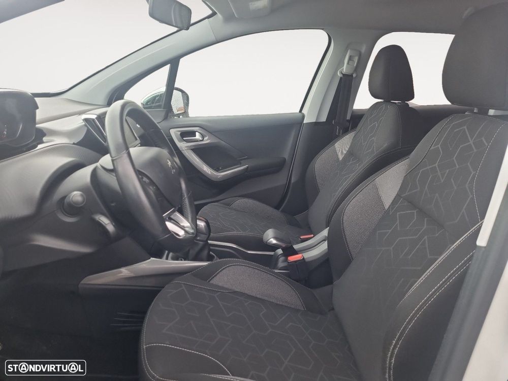 Peugeot 2008 1.2 PureTech Style - 9