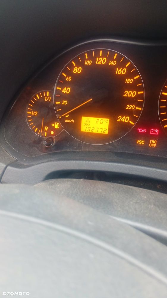Toyota Avensis 2.0 D-4D - 21