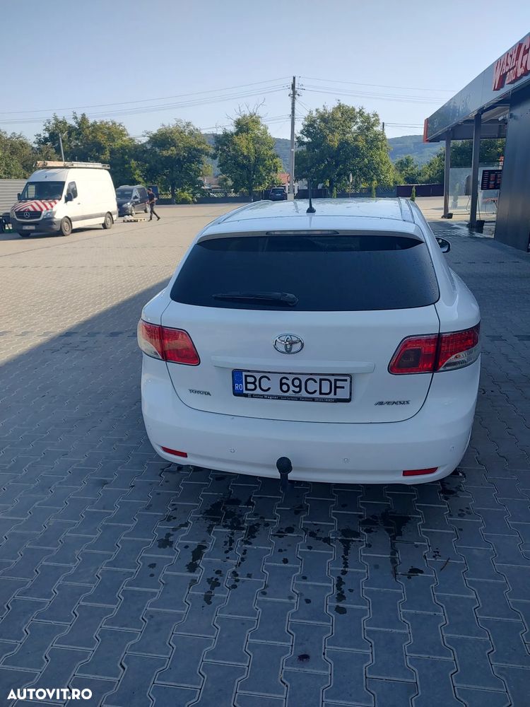 Toyota Avensis - 4