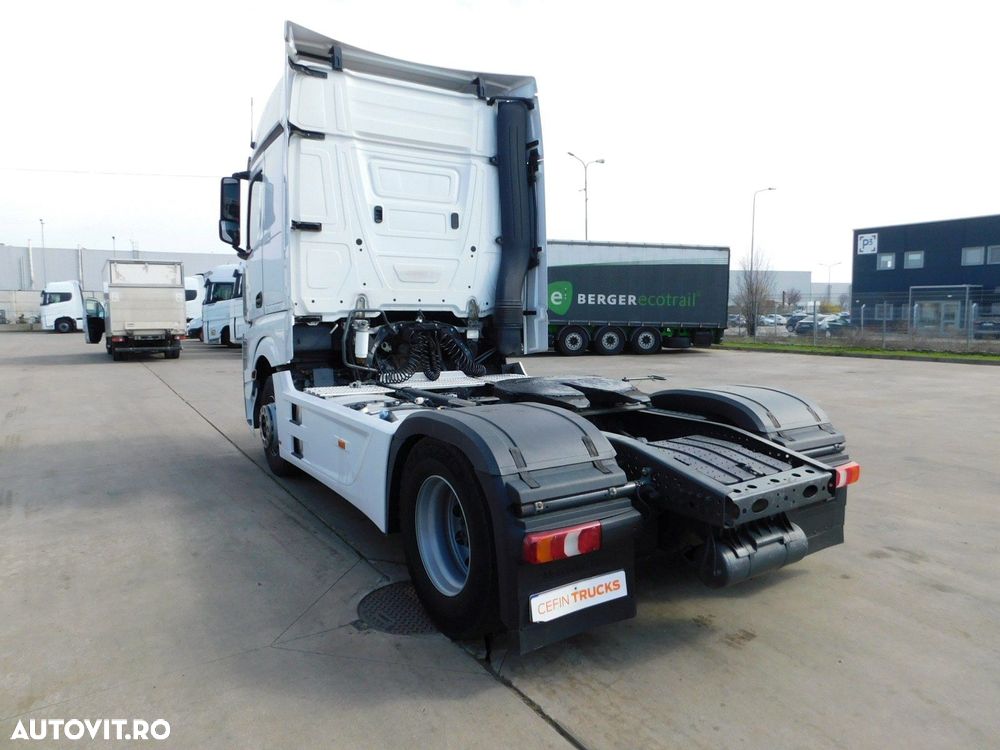 Mercedes-Benz Actros - 4