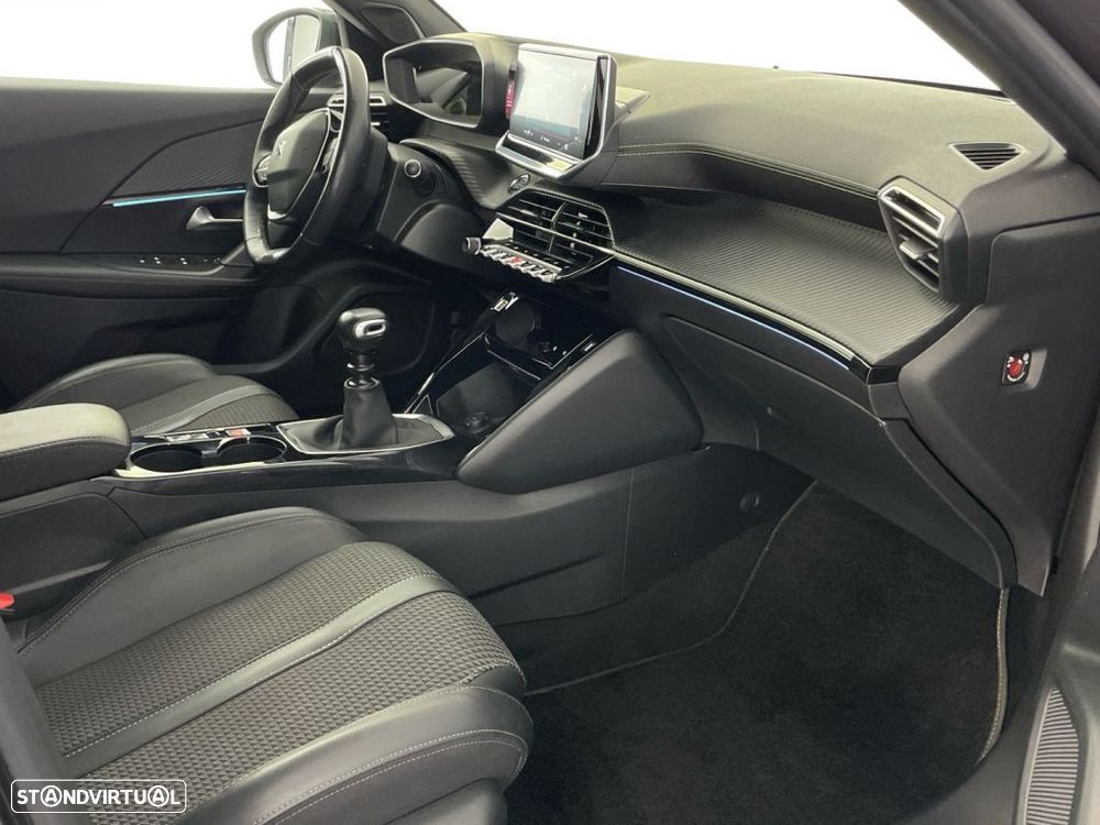 Peugeot 2008 1.2 PureTech GT - 27