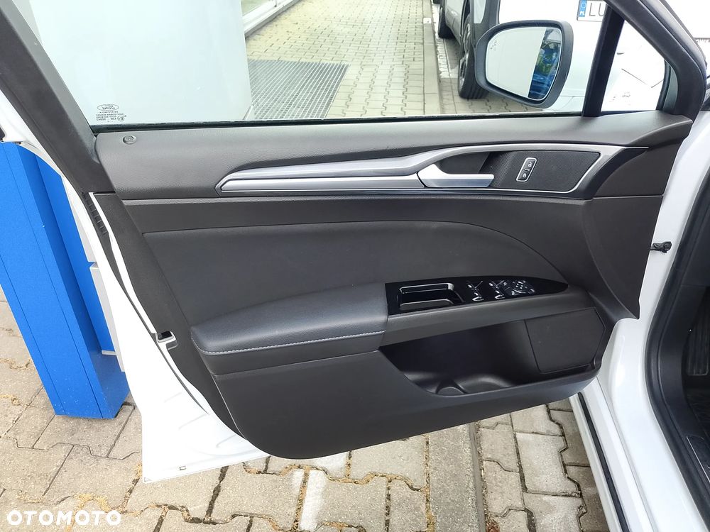 Ford Mondeo 2.0 EcoBlue Titanium - 19