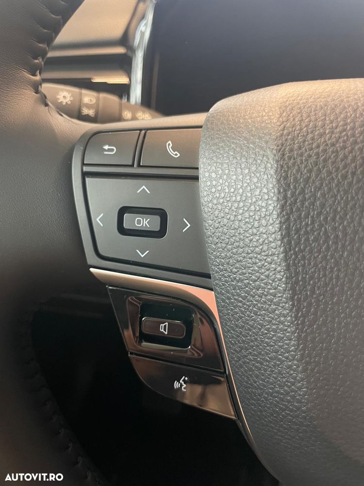 Toyota Camry 2.5 HEV Executive - 21