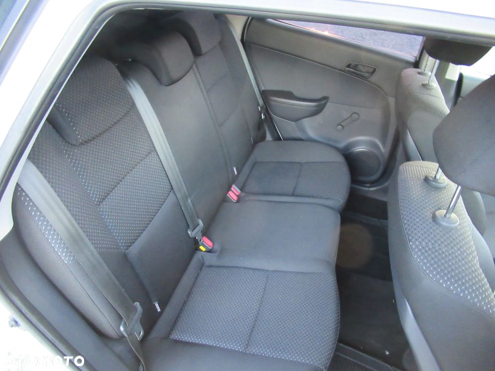 Hyundai i30 1.4 Base - 17