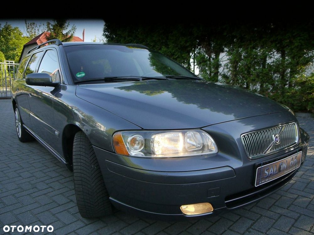 Volvo V70 2.5T AWD Momentum - 9