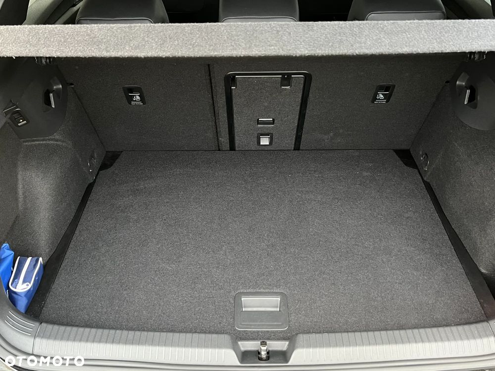 Volkswagen Golf - 21