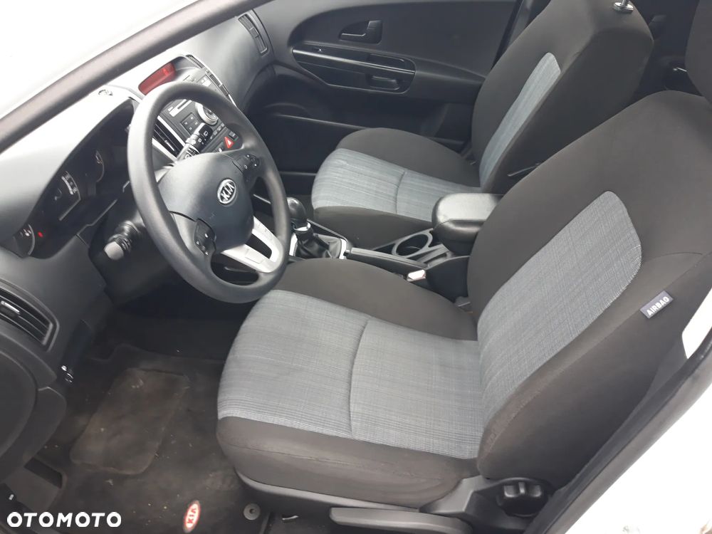 Kia Ceed 1.4 CVVT Attract - 14
