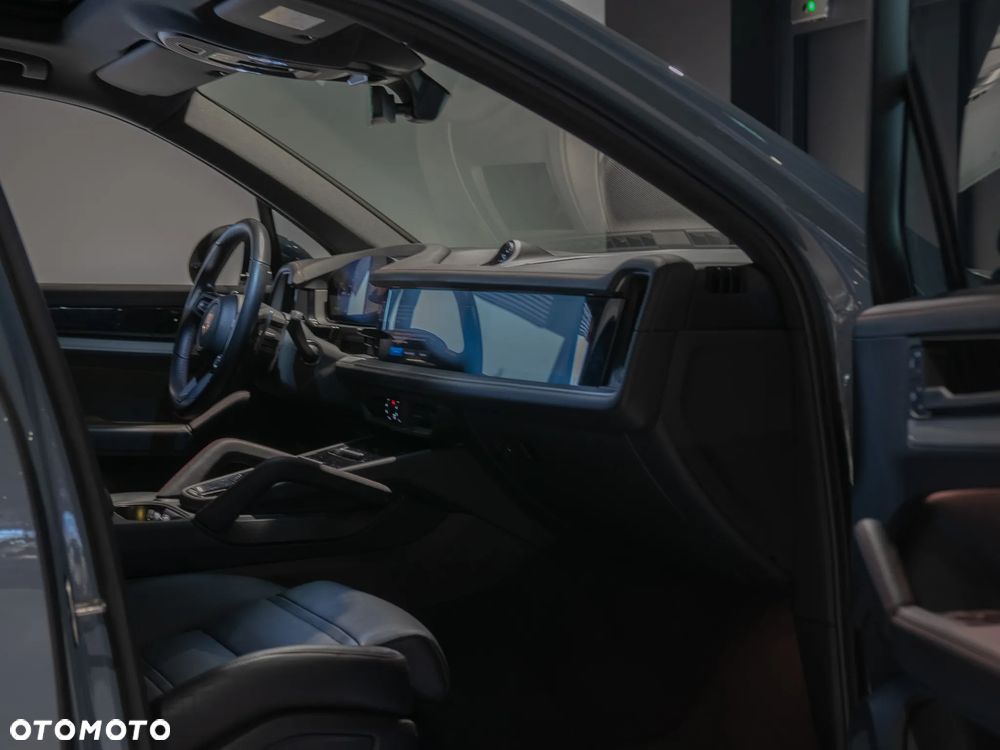 Porsche Cayenne - 21