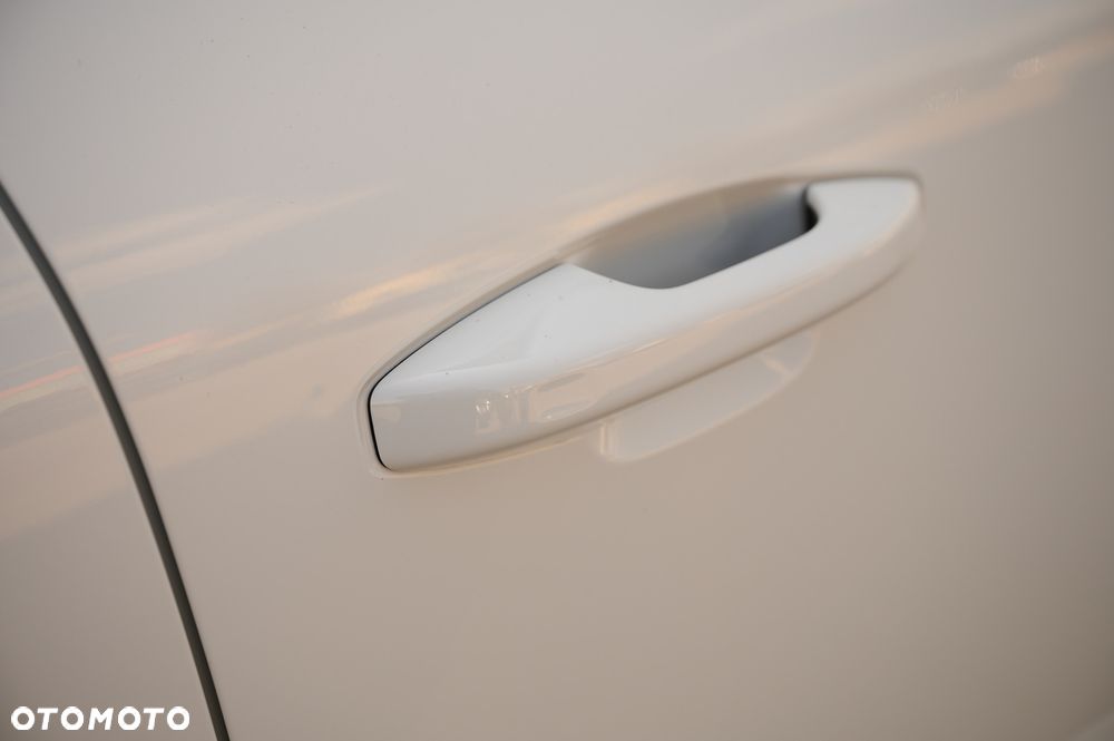 Volvo XC 40 T3 Momentum Pro - 28