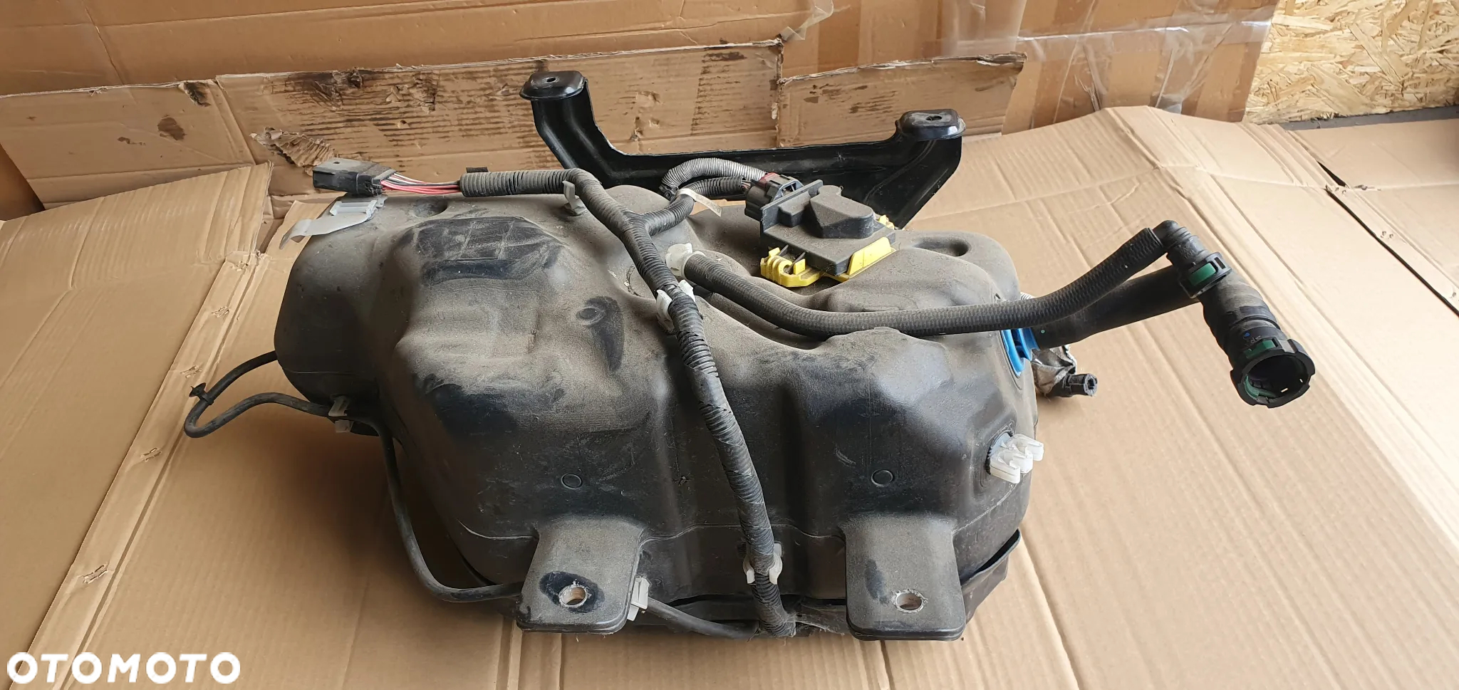 Zbiornik paliwa AdBlue Ford Transit Custom MK8 Lift 2.0 TDCI GK21-5J228-AF - 4