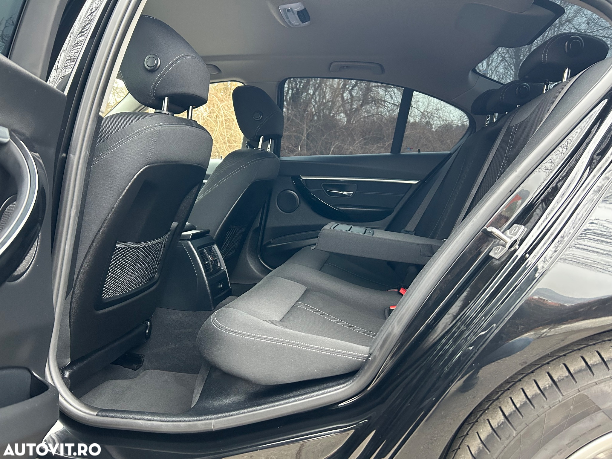 BMW Seria 3 320d Aut. Luxury Line - 7