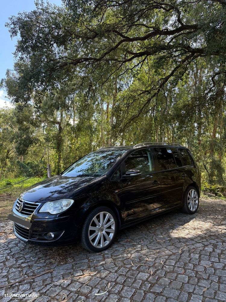 VW Touran 2.0 TDI DPF R-Line Edition - 1