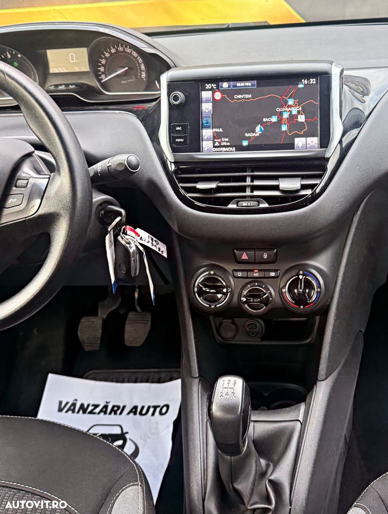 Peugeot 208 PureTech 82 Start & Stop Style - 22