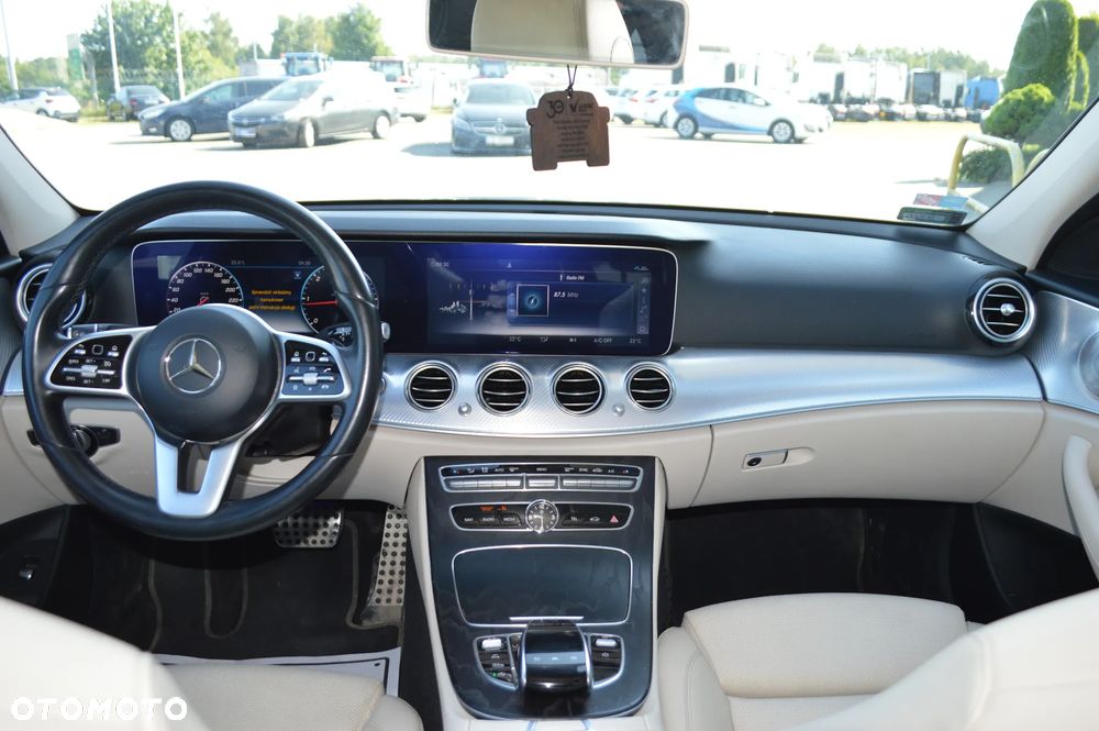 Mercedes-Benz Klasa E 220 d 4-Matic Avantgarde - 13