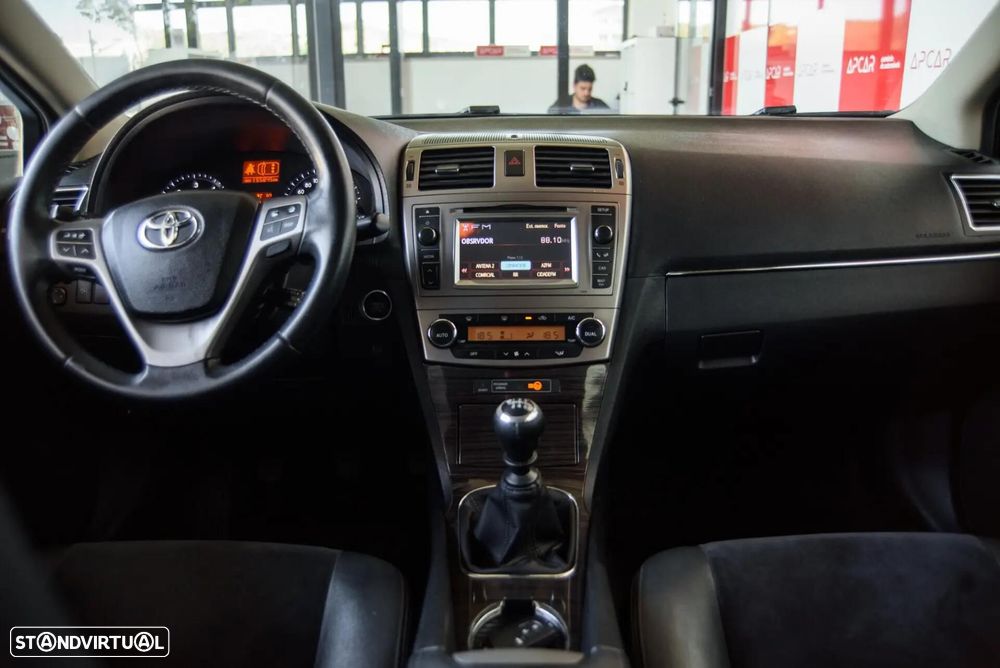 Toyota Avensis SD 2.0 D-4D Exclusive - 41