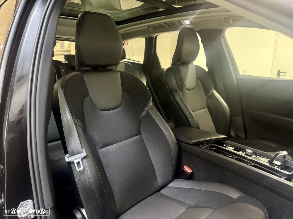 Volvo XC 60 2.0 T8 PHEV R-Design AWD - 29