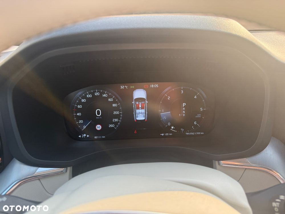 Volvo XC 60 D4 AWD Geartronic Momentum - 24