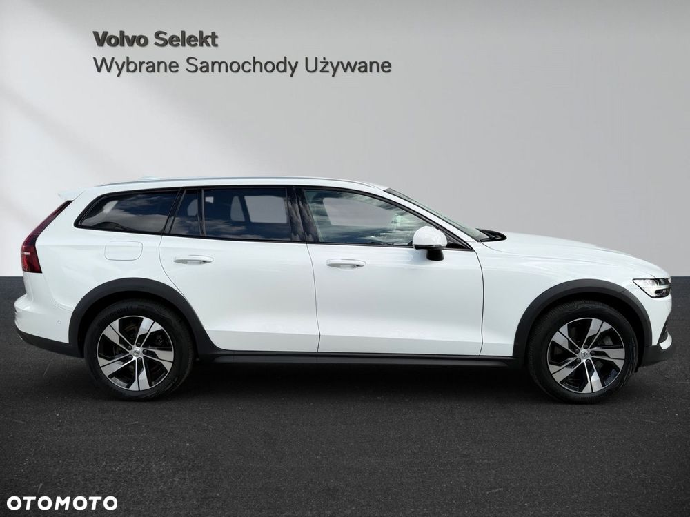 Volvo V60 Cross Country - 5