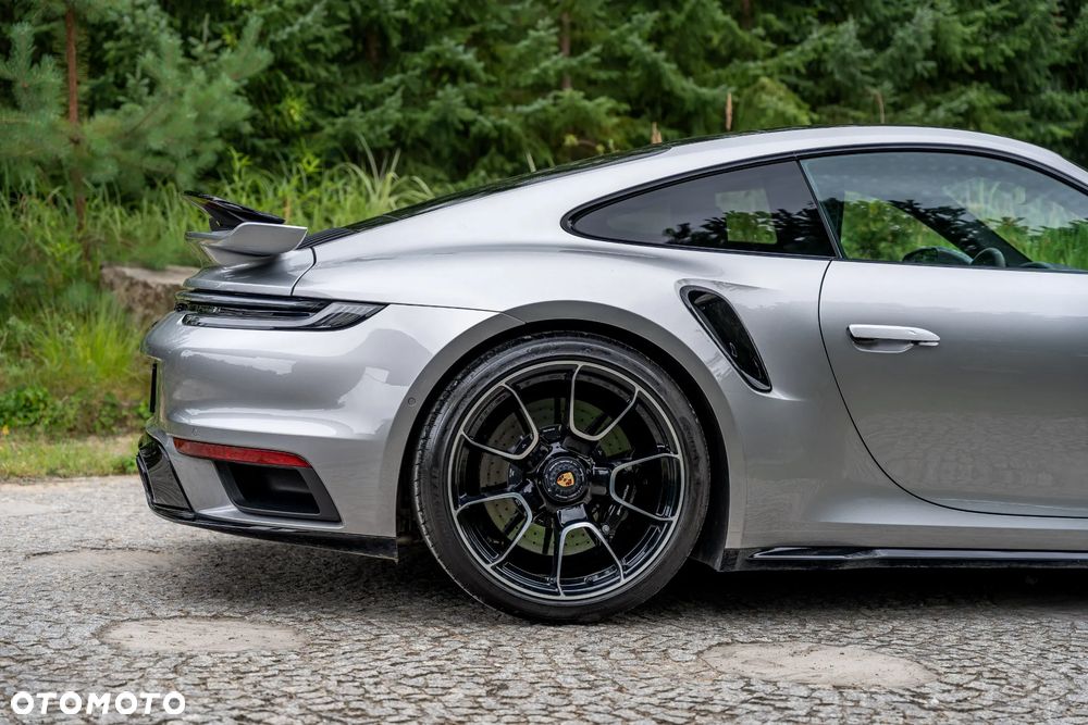 Porsche 911 Turbo S - 16